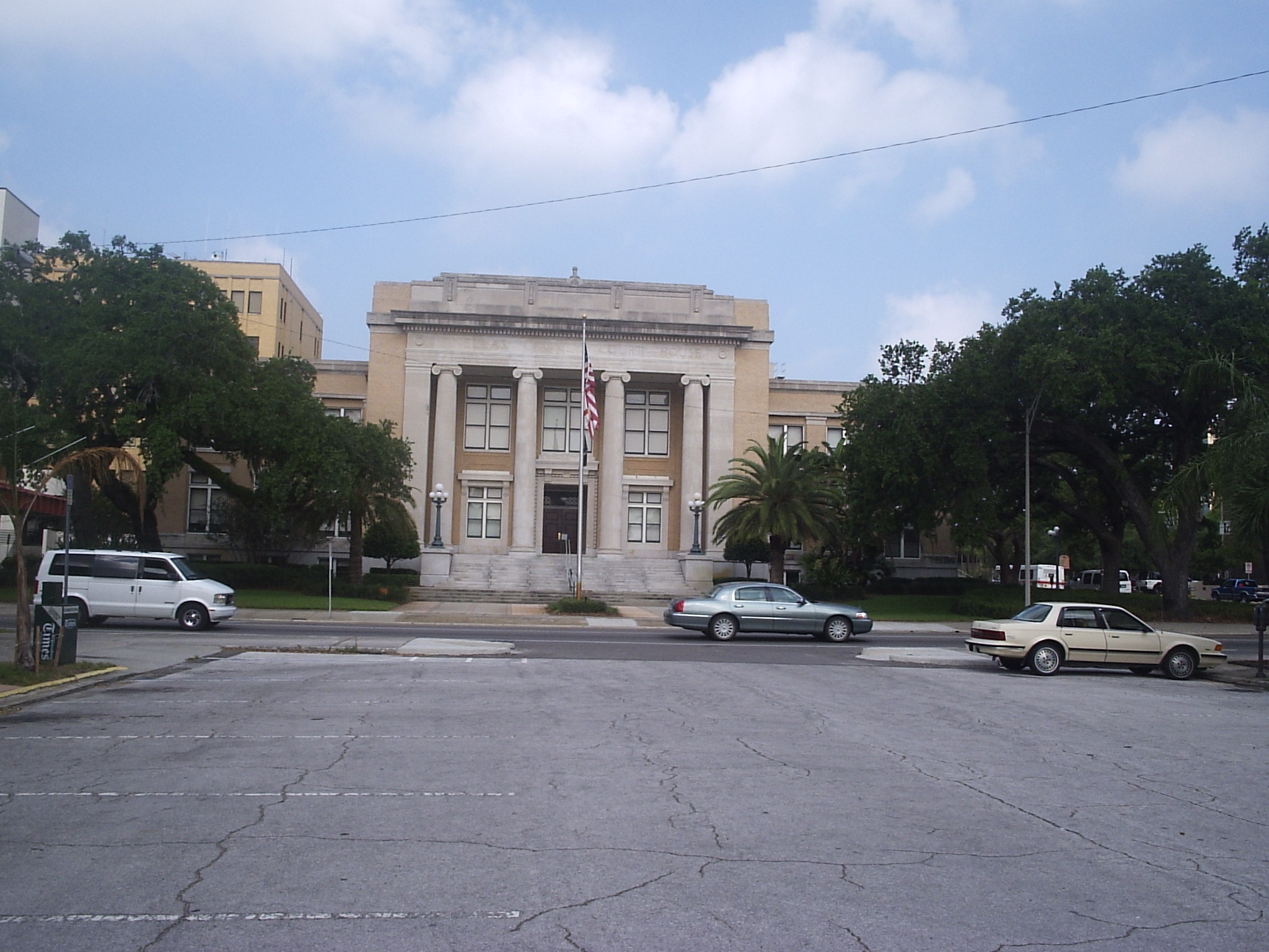 File:Clearwater, Florida Courthouse pmr01.jpg